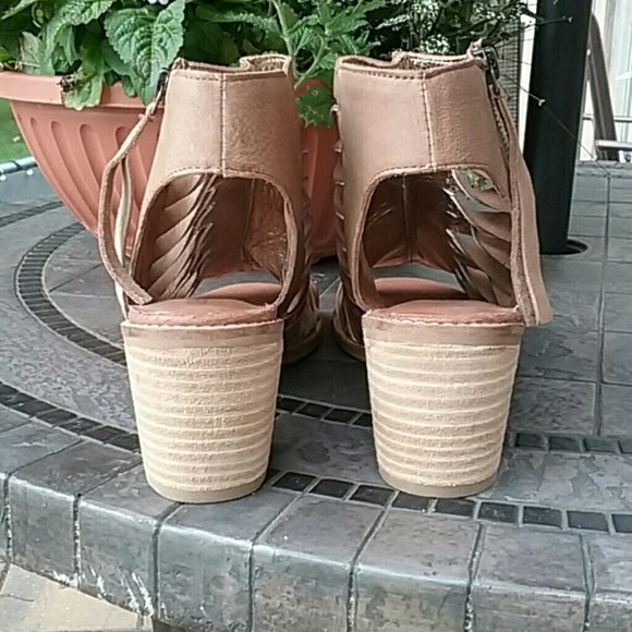 DIBA.TRUE New Sandles - Picture 3 of 7